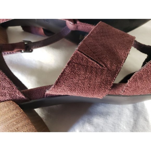 MI IM HEELS SIZE 9US POINTED TOE , STACKED BLOCK HEEL T STRAP BURGANDY - Picture 10 of 12